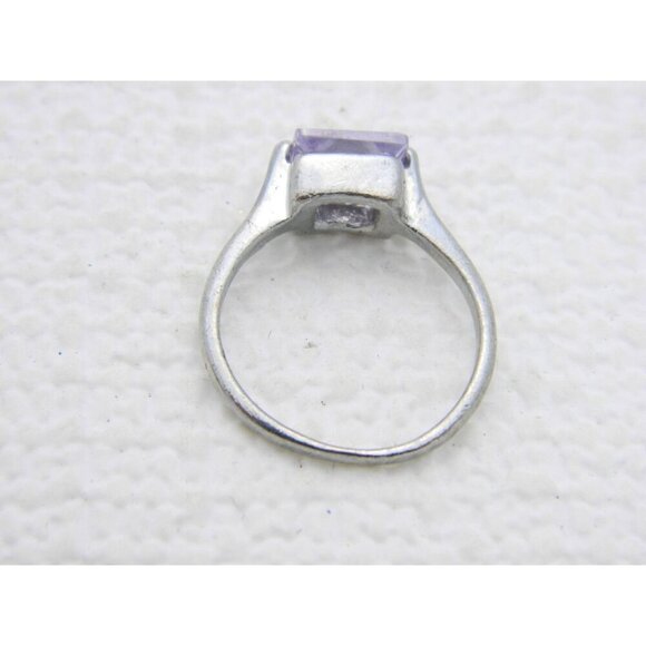 VTG Silver Tone Purple Faceted Cut Glass Rhinestone Princess Cut Ring Size 6.5 - Picture 4 of 4